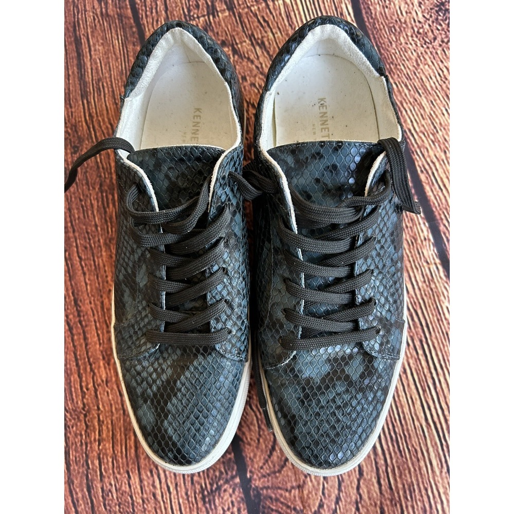 Kenneth Cole Blue Snake Print Sneakers Size 9‎